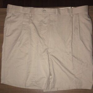 NWT Berle Khaki Shorts SIZE 44 Microfiber Stain Resistant W383-23 MSRP $70